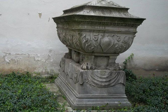 Prague Jewish Quarter Private Half-Day Walking Tour - Getting value from a $192.04 price tag (and what’s extra)