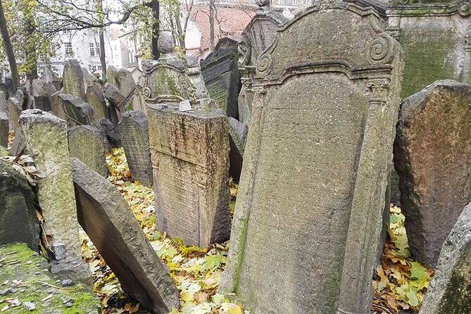 Prague Jewish Quarter Private tour - 3hours - Stop 5: Pinkas Synagogue and its Holocaust memorial meaning