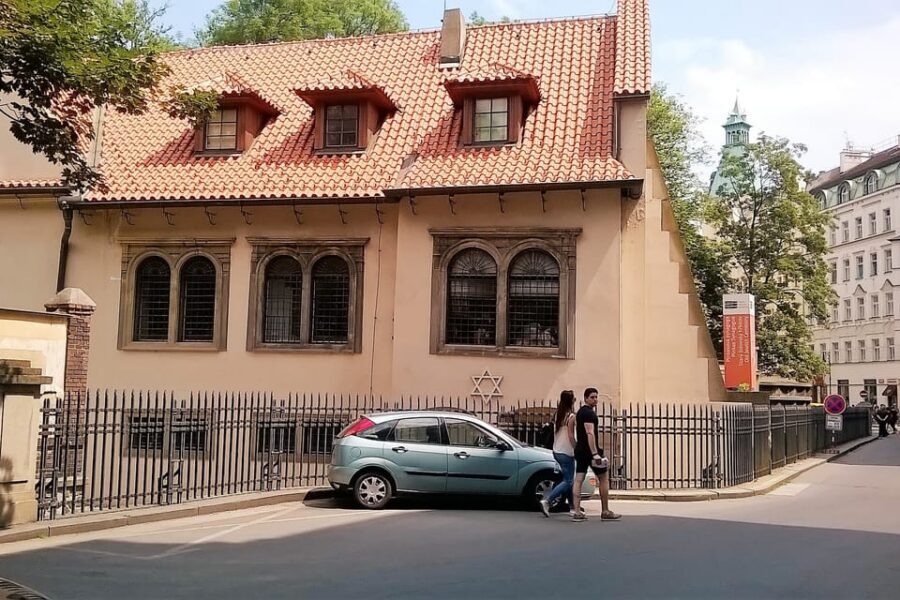 Prague: Jewish Quarter Walking Tour with Admission Tickets - Old-New and Spanish synagogues: finishing the story with real access