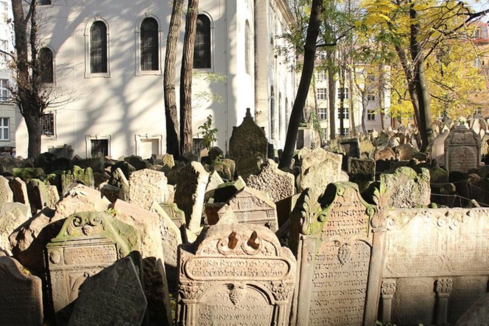 Prague: Jewish Town Guided Walking Tour - Maisel, Spanish, and Pinkas Synagogues: Seeing the Community Through Architecture