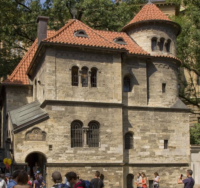 Prague: Jewish Town Walking Tour - Key Stops and Why They Matter