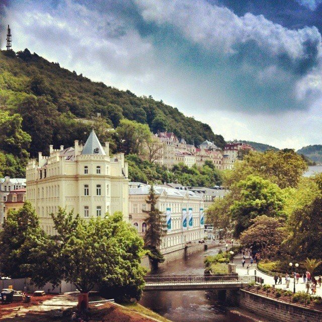 Prague: Karlovy Vary Day Trip with Watchtower and Funicular - The short walking tour: your fast map of Karlovy Vary’s center