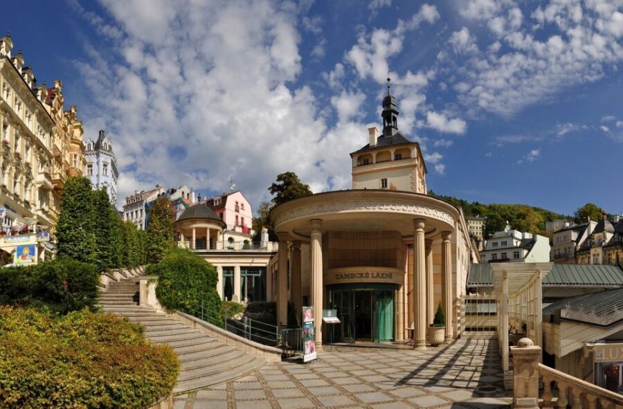 Prague: Karlovy Vary Tour with Lunch and Moser Museum Visit - The center guided tour (45 minutes) and using your 2 hours wisely