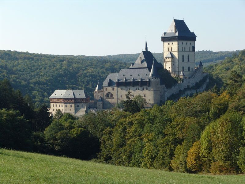 Prague: Karlštejn Castle Guided Tour with Entry Ticket - What the Group Format Feels Like in Real Life