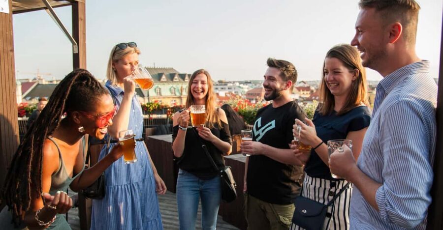 Prague: Local Pub Walking Tour with 5 Beers - Meeting at Franz Kafka – Rotating Head and getting your bearings