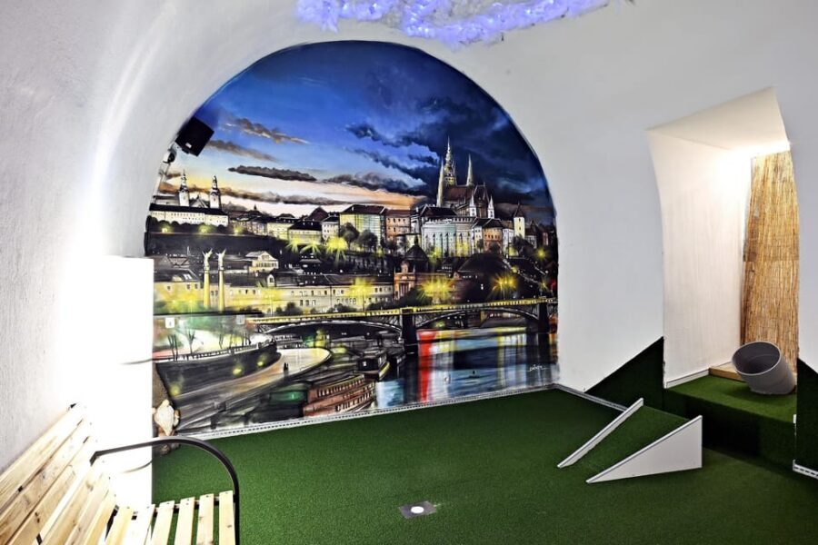 Prague: Mazemania Miniature Golf Experience - The Social Area: Where the Time Actually Feels Short