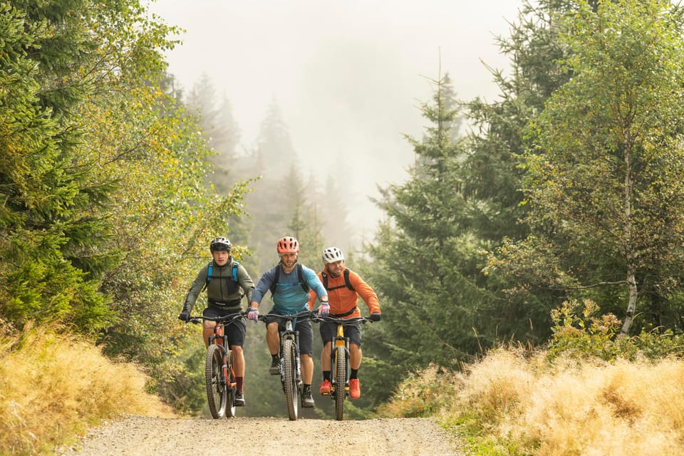 Prague Mountain Biking: Blast Through The Best Singletracks - Trains back to Prague: the ride ends, but the day stays easy