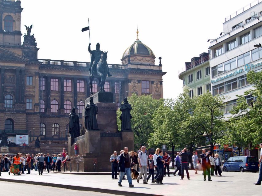 Prague: Old, New, and Jewish Towns Guided Walking Tour - Meeting Point at Česká Národní Banka: Simple Start, Clear Instructions