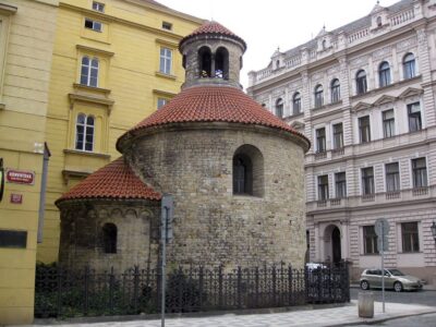 Prague: Old, New, and Jewish Towns Guided Walking Tour - Old Town Walking: Why Centuries of Change Still Show
