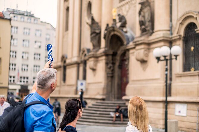Prague Old Town and Jewish Quarter 90 minutes Guided Tour - Old Town Square and the Astronomical Clock: the explanation is the star