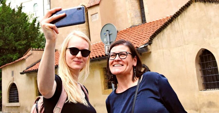Prague: Old Town and Jewish Quarter Tour - The Municipal House to the Cemetery Gap: Timing, Shoes, and How to Keep Up