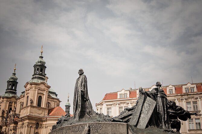 Prague Old Town and Jewish Quarter Walking Tour - Entering the Jewish Quarter: Synagogues, Cemetery Layers, and Burial Traditions