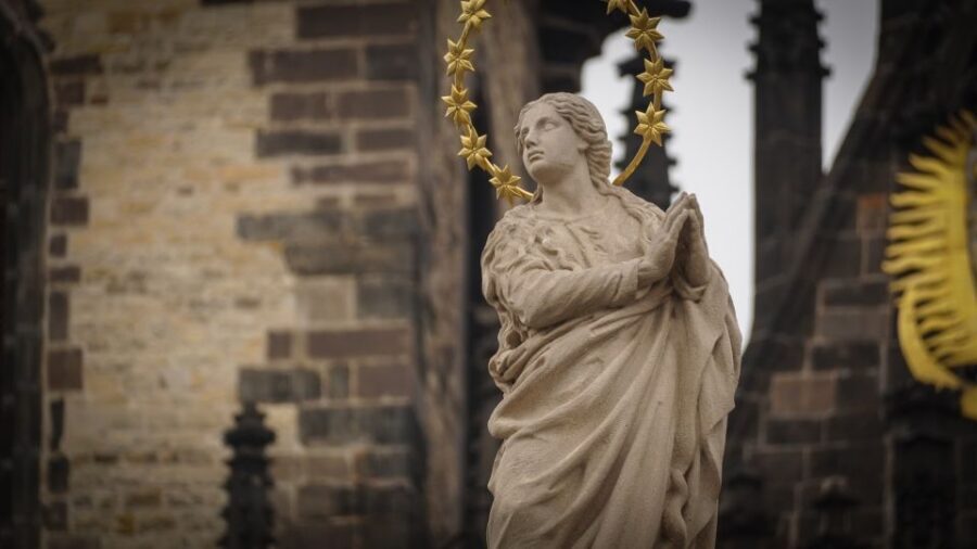 Prague: Old Town Highlights & Hidden Gems Guided Tour - Should you book this Prague Old Town highlights walk?