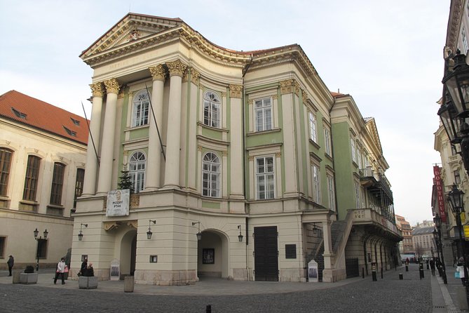 Prague Old Town Highlights Walking Tour - About the guide: Eva’s experience and staying on schedule