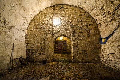 Prague Old Town, Medieval Underground and Dungeon Historical Tour - The 90 minutes that connect Old Town to what’s under it