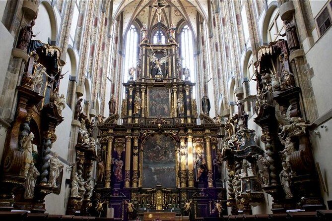 Prague Old Town New Town and Jewish Quarter Morning Tour - Old Town Hall and the Astronomical Clock: end at the moment everyone gathers