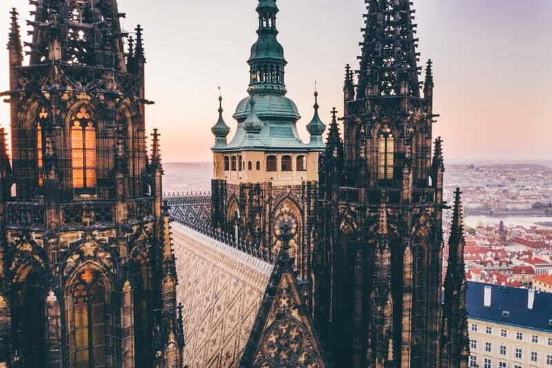 Prague: Old Town, Prague Castle & River Cruise Day Tour - Around 2pm: The unguided lunch break you should plan for