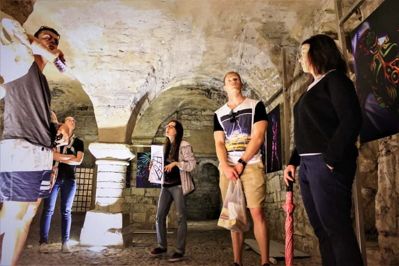 Prague: Oldtown, Medieval Underground & Dungeon History Tour - Practical tips that make the tour smoother