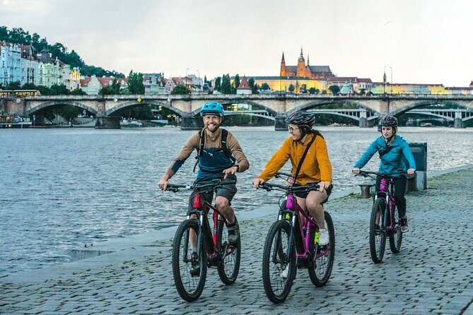Prague on E-Bike: Explore Greater Downtown Parks & Epic Views - Stop 2: Hlubocepy and the Devin mountain viewpoint that makes the climb worth it