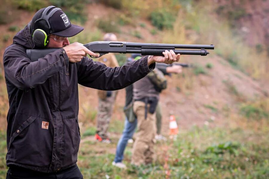 Prague: Outdoor Shooting Experience with up to 10 Guns - Where you’ll meet and how pickup works in central Prague