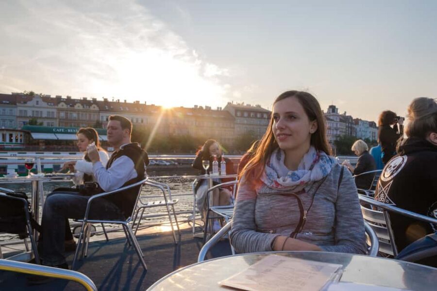 Prague: Panoramic Vltava River Cruise - Audio Guide Setup: Wi‑Fi, QR Code, and Why Headphones Help