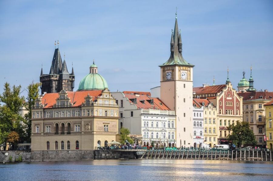 Prague: Panoramic Vltava River Cruise - Drinks and Snacks: What Costs Extra and How to Keep It Under Control
