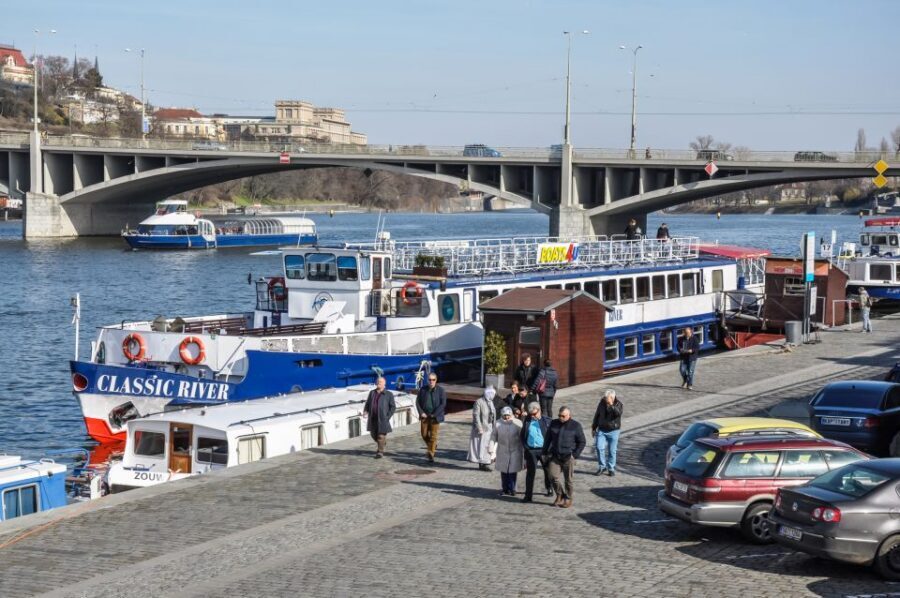 Prague: Panoramic Vltava River Cruise - Small Logistics That Make a Big Difference