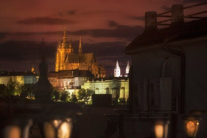 Prague Photoshoot for Couples, Betrothed, Family & Friends - Prague Portraits That Actually Feel Like a Plan