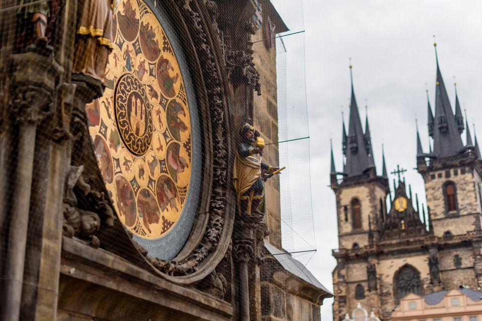 Prague: Prague Castle, Jewish Quarter, Clock Tower Admission - Picking your priorities inside the castle grounds