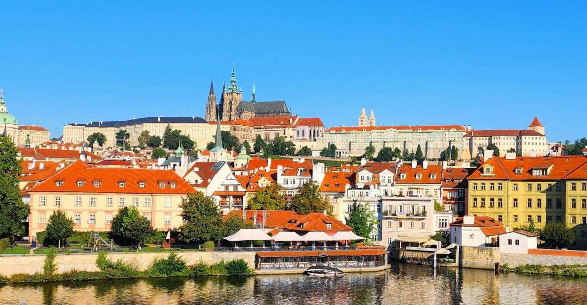 Prague: Prague Castle Private Walking Tour - Golden Lane: Legends in a Picturesque Alley Setting
