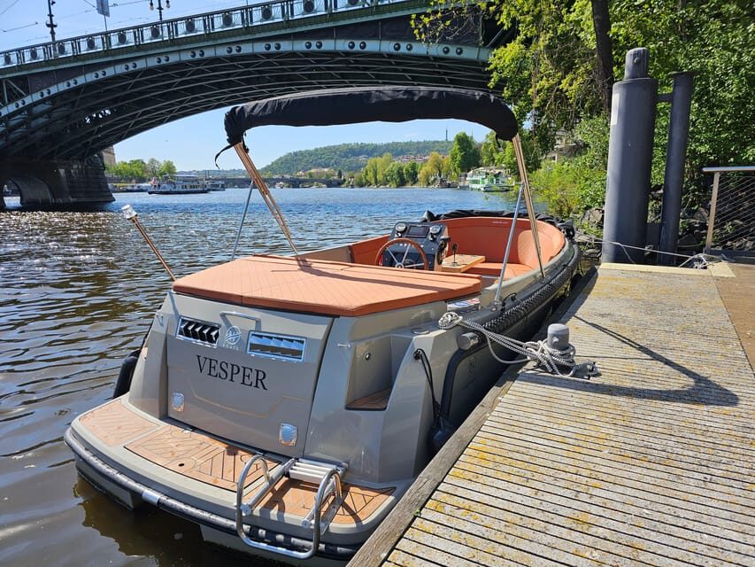 Prague Private Boat Tour - Practical Tips to Get the Best Cruise Photos and Stories