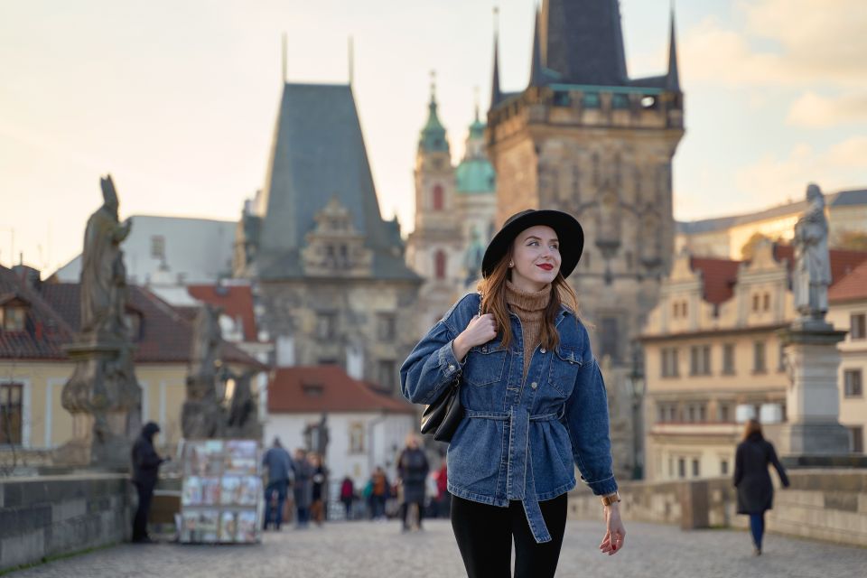 Prague: Professional Photoshoot at Charles Bridge - Posing Help That Does Not Eat Your Day