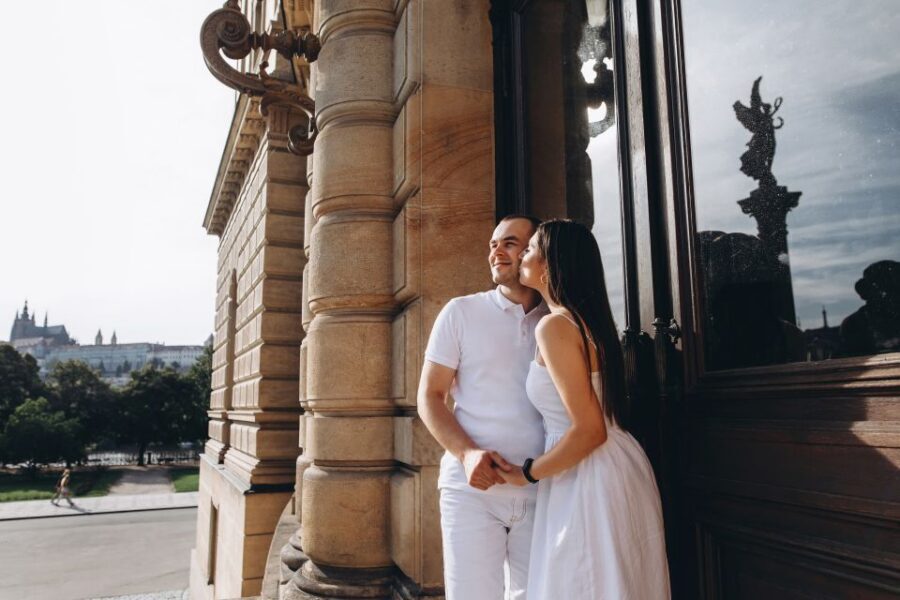 Prague: Professional Photoshoot at Prague Castle - Quick FAQ