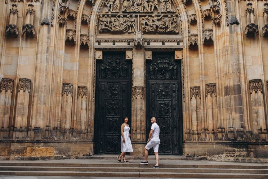 Prague: Professional Photoshoot at Prague Castle - Meeting at Prague Medieval Tavern: Getting Started Without Stress