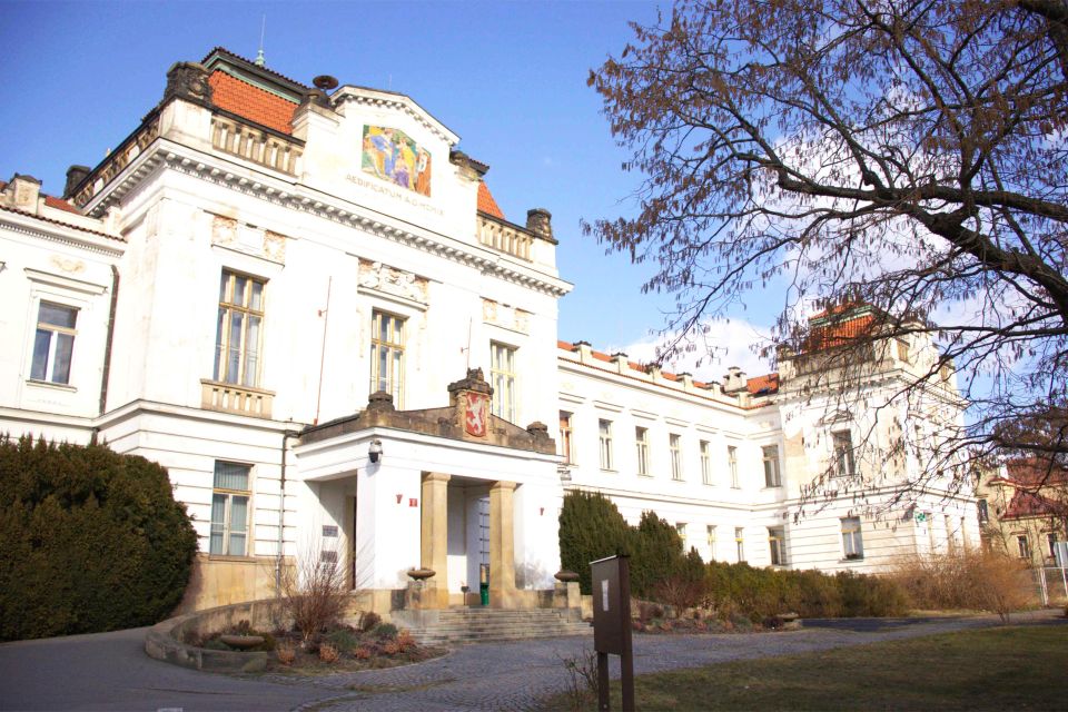 Prague: Psychiatric Hospital and Abandoned Cemetery Tour - How Spooky Is It, and How to Handle the Mood