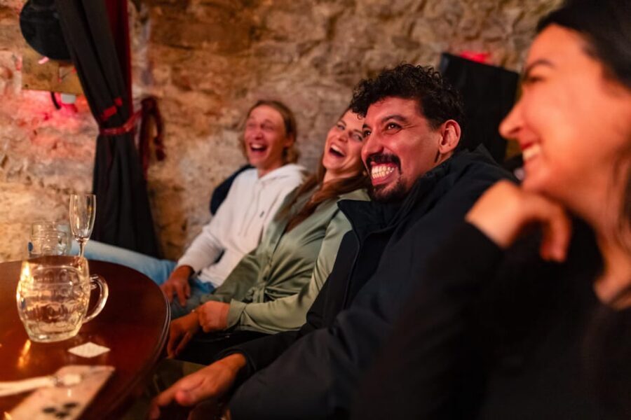 Prague: Saturday Stand-Up Comedy Night in English - What happens during the 60–90 minute comedy set
