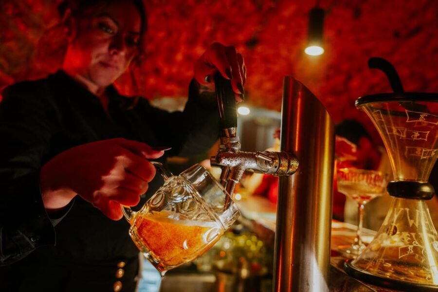 Prague: Saturday Stand-Up Comedy Night in English - Bar and lounge time after the show: the real social part