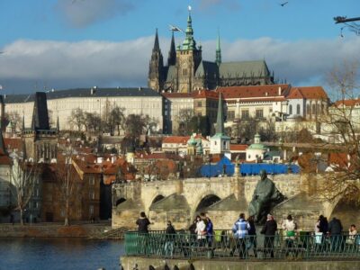 Prague Sightseeing Tour with Lunch - The 6-hour plan that links Castle, bridge views, and old neighborhoods