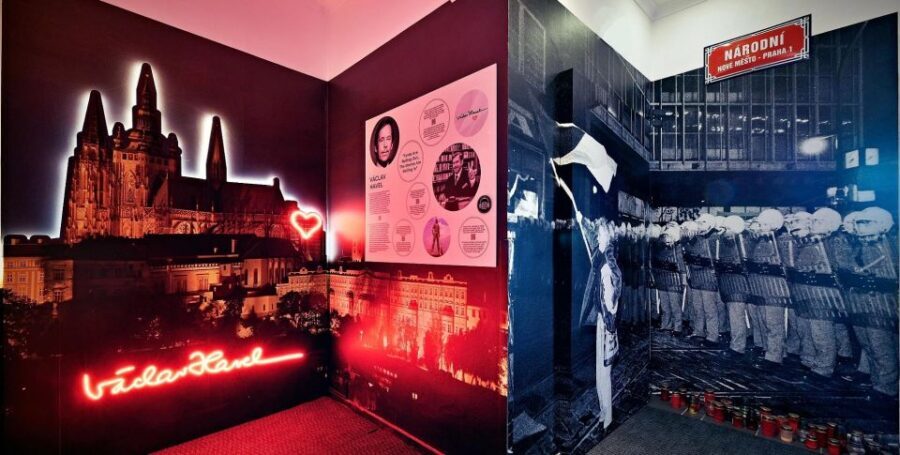 Prague: Story of Prague Immersive Museum Experience - How the phone app and headsets guide you