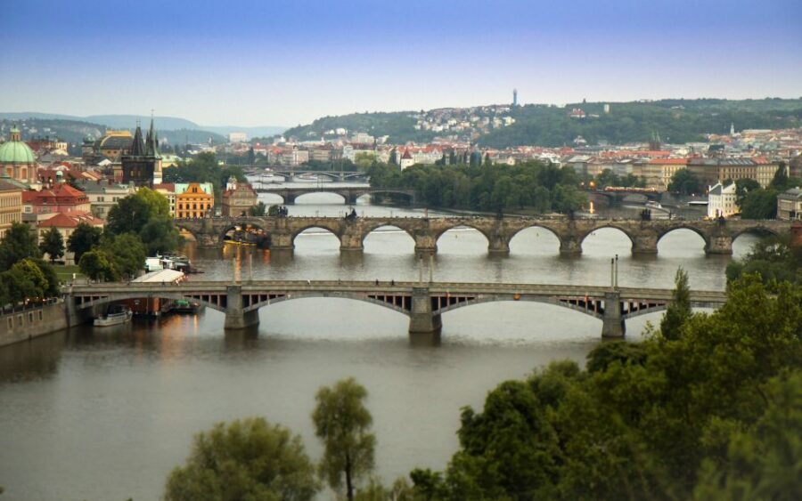 Prague: Stunning Viewpoints, Castle, City & Park Bike Tour - Royal Gardens and the Prague Castle complex without overwhelm