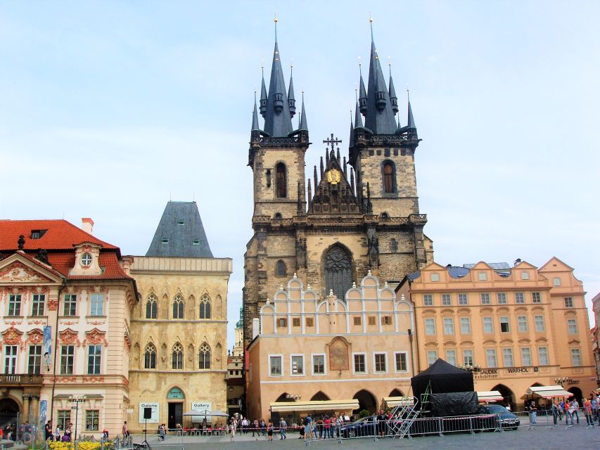 Prague: Tailored Sightseeing Tour in French - Key takeaways before you book