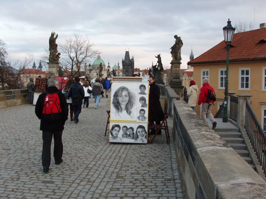 Prague: Tailored Sightseeing Tour in French - Who this tour suits best (and who should skip it)