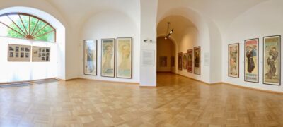 Prague: Tickets for the Franz Kafka Museum - Meeting your guide at the yellow umbrella