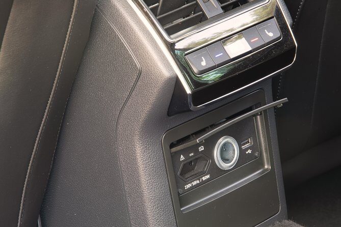 Prague to Karlovy Vary Private Transfer - Prague to Karlovy Vary in an Executive Skoda Superb