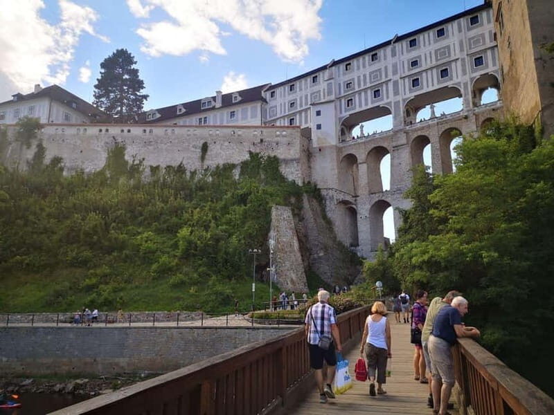 Prague: Transfer to Vienna via fabulous Cesky Krumlov - Quick hits
