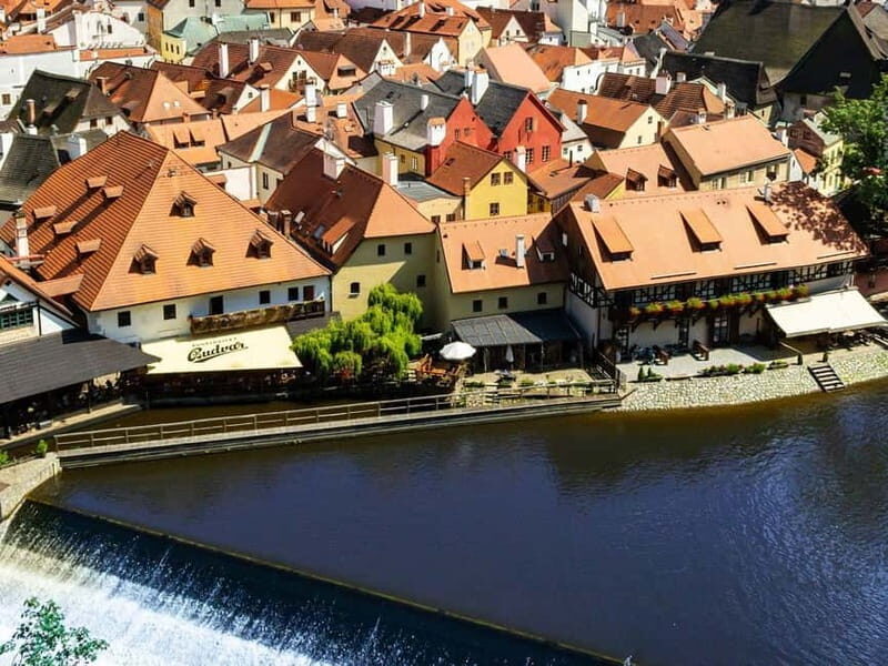 Prague: Transfer to Vienna via fabulous Cesky Krumlov - Continuing to Vienna: an easy handoff with real tips