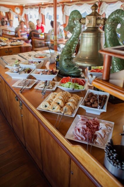 Prague: Vltava River Evening Dinner Cruise - So, should you book this Vltava dinner cruise?