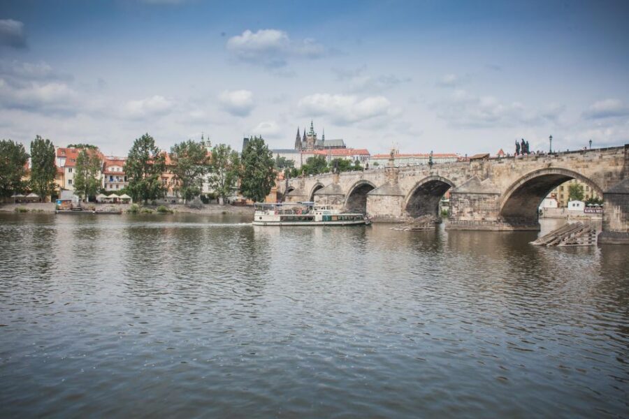 Prague: Vltava River Evening Dinner Cruise - Pricing and value: is $69 reasonable for 110 minutes?