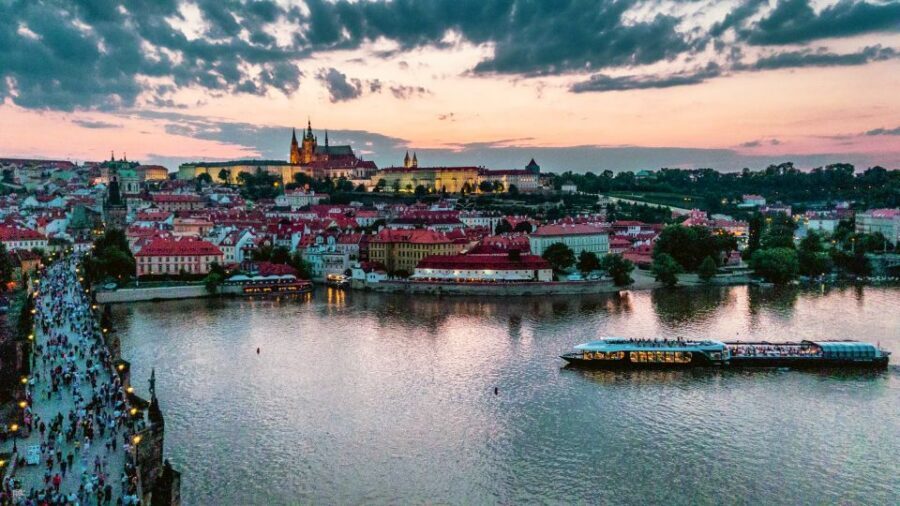 Prague: Vltava River Night Cruise with Buffet - Live music on the river: atmosphere with volume control