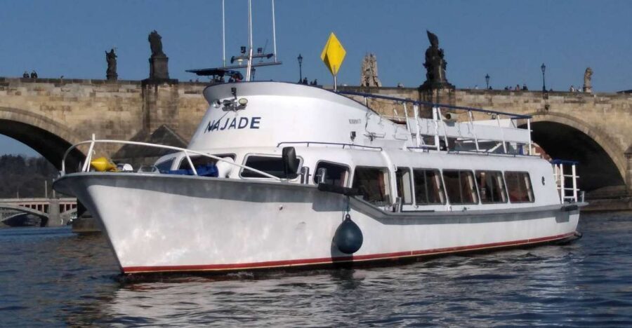Prague: Vltava River Private Boat Party with Drinks - Key things to know before you board